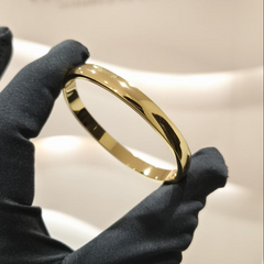 Stainless Steel Anti-Tarnish Sleek Cuff Bracelet – Golden