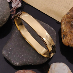 Stainless Steel Anti-Tarnish Sleek Cuff Bracelet – Golden
