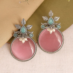 Olive Stud Earrings | Elegant Silver Jewelry with Pearl Detailing