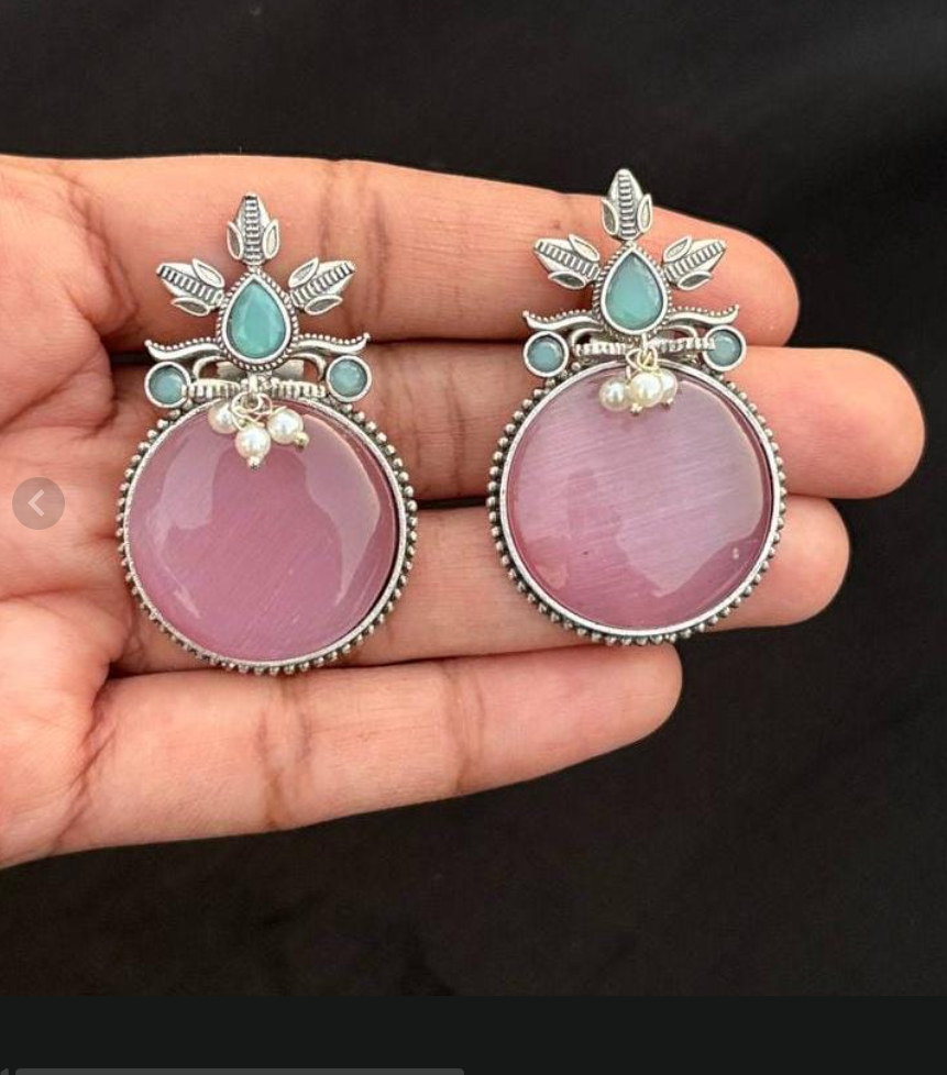 Olive Stud Earrings | Elegant Silver Jewelry with Pearl Detailing