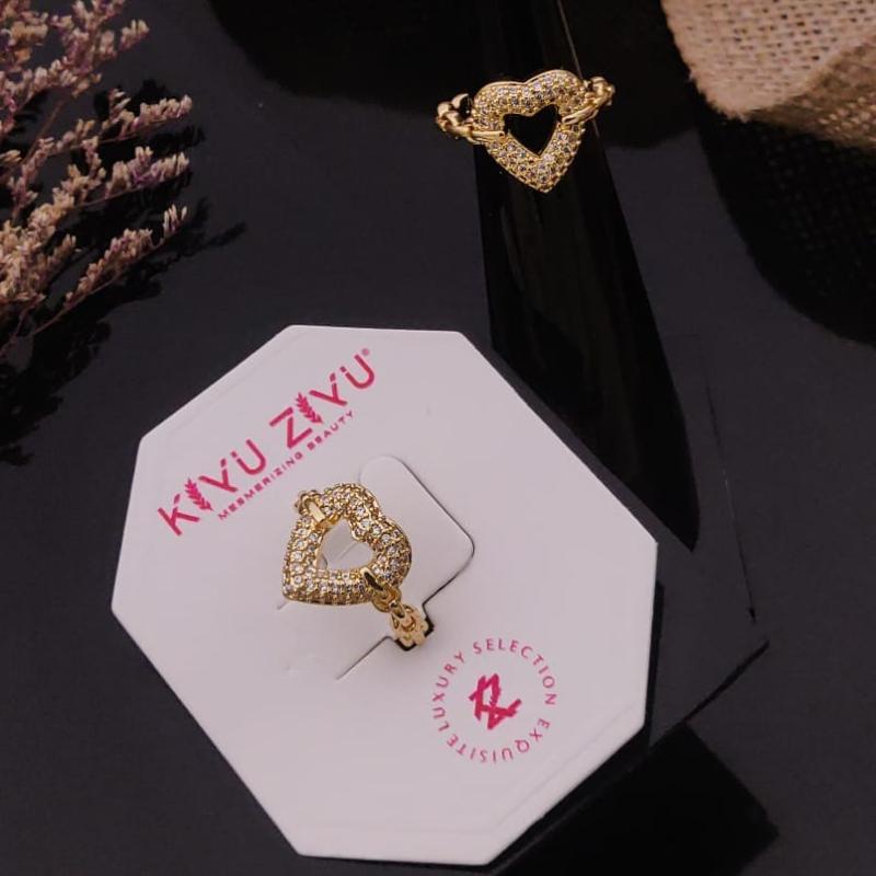 Golden Heart Diamond Stainless Steel Ring – Anti-Tarnish