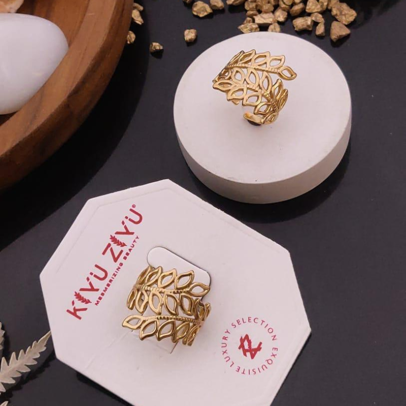 Stainless Steel Anti-Tarnish Ring – Gold Leaf Design